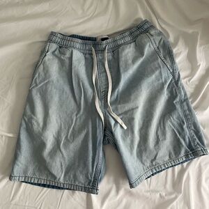 Elastic waist denim shorts